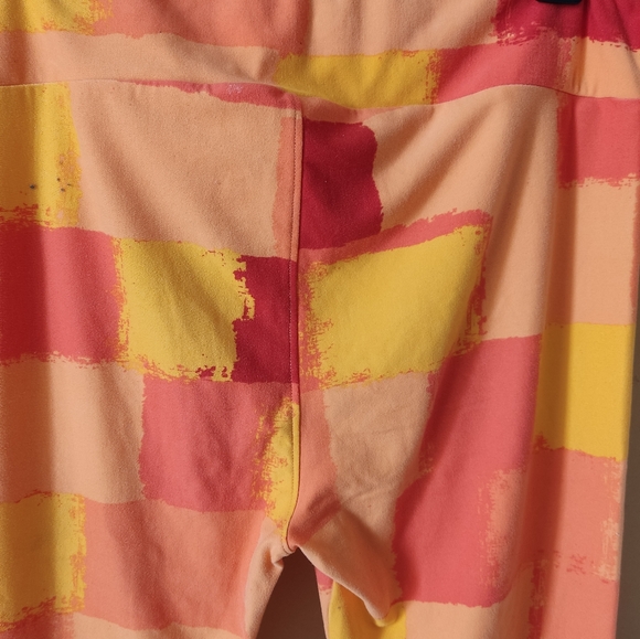 LuLaRoe TC Leggings Tall & Curvy  Orange Yellow Geometric Abstract - Picture 4 of 5